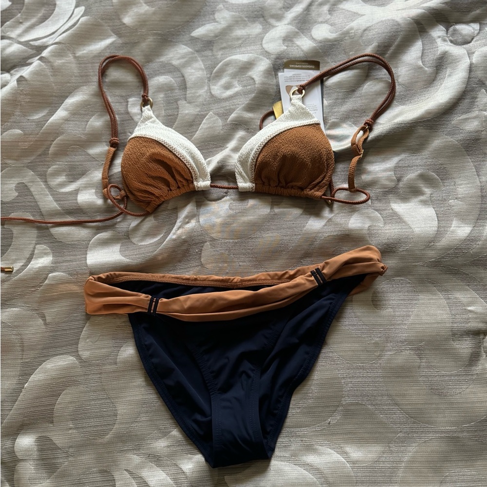 VIX bikini by Paula Hermanny